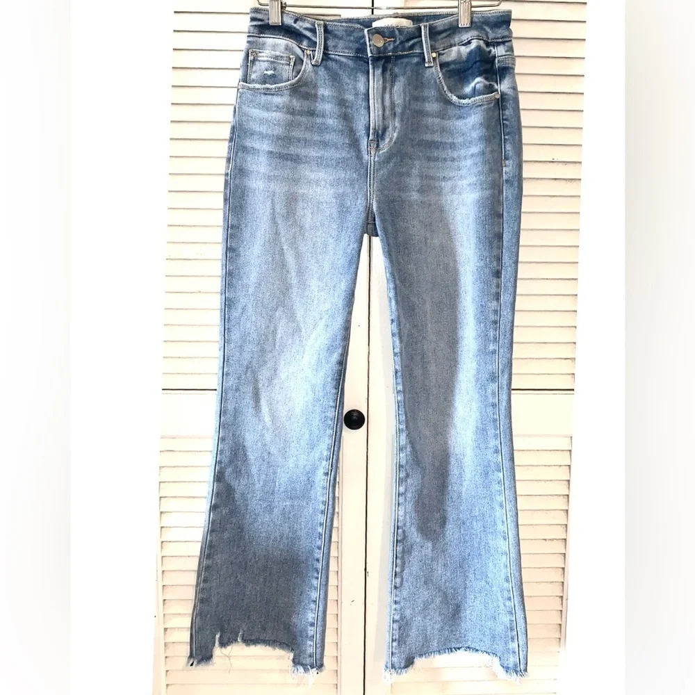 Risen high rise medium wash flared frayed hem jeans women’s size 9/29 - Picture 3 of 8